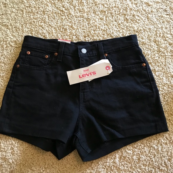 Levi’s black jean shorts - Picture 3 of 3